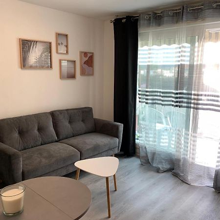 Charmant F1 Centre Mandelieu Avec Piscine Apartment Bagian luar foto