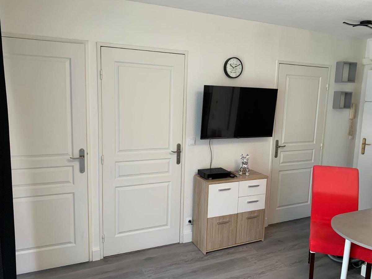 Charmant F1 Centre Mandelieu Avec Piscine Apartment Bagian luar foto