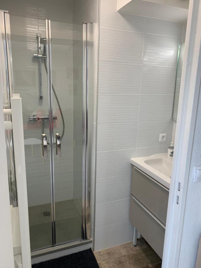 Charmant F1 Centre Mandelieu Avec Piscine Apartment Bagian luar foto